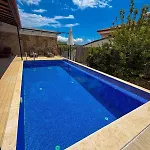 Comfy Ipek With Pool Villa *